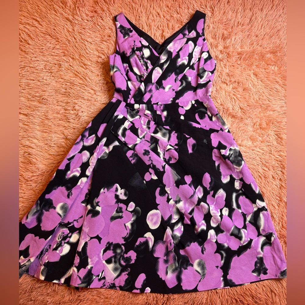 NWT Adrianna Papell Sleeves Black & Lavender Floral A-Line Dress. Size 6